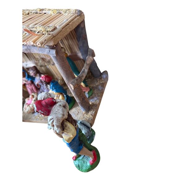 Vintage Nativity Scene handpainted made in italy with wooden scene - Picture 7 of 12